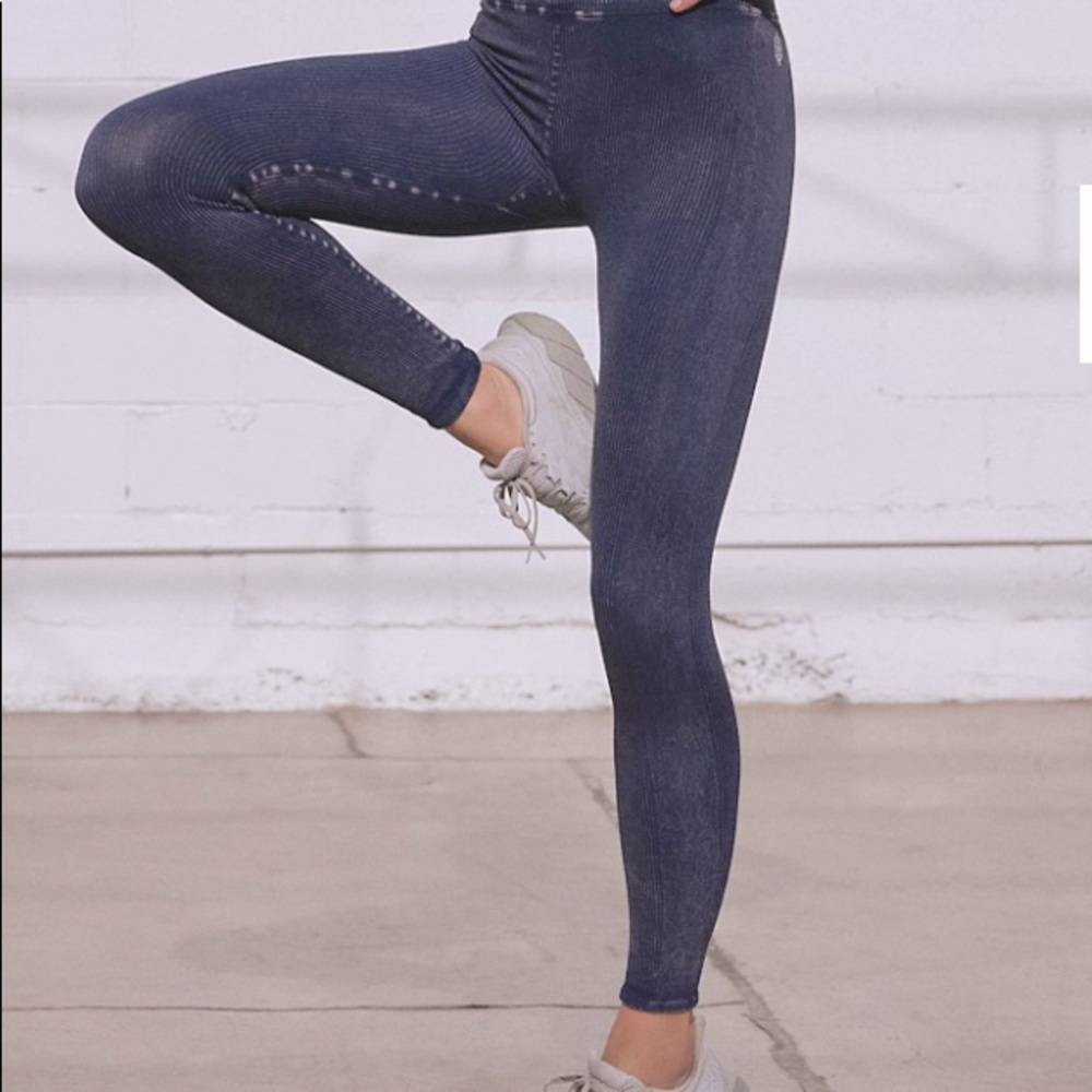 Vintage Navy Min Wash Happiness Runs High Rise HR 7/8 Length Leggings NWOT XS/S